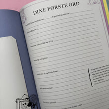 Last inn bildet i Galleri-visningsprogrammet, Mummi - dine første år
