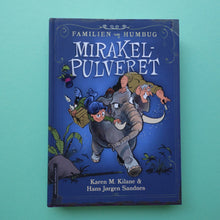 Load image into Gallery viewer, Familien von Humbug: Mirakelpulveret
