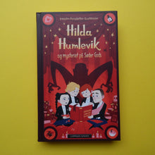 Load image into Gallery viewer, Hilda Humlevik og mysteriet på Søder Gods
