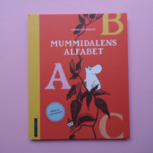 Last inn bildet i Galleri-visningsprogrammet, Mummidalens alfabet
